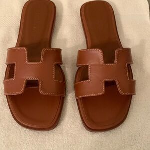 Cognac leather slide purchased on Amazon